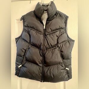 Women 12/14 NIKE REVERSIBLE PUFFER VEST